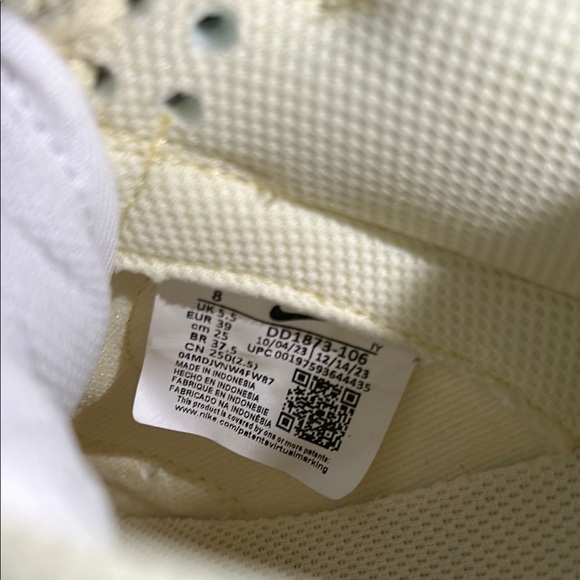 Nike pastel yellow dunks - Picture 2 of 4